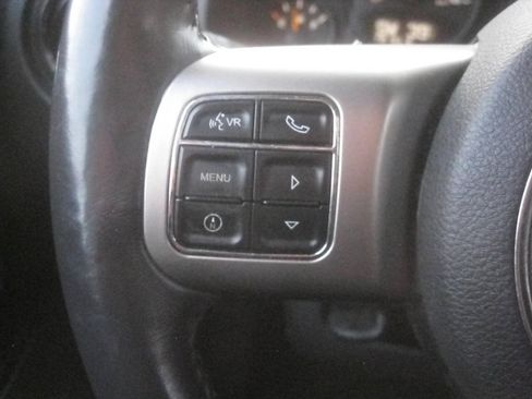 Used 2016 Jeep Patriot Latitude AWD/4WD image 24