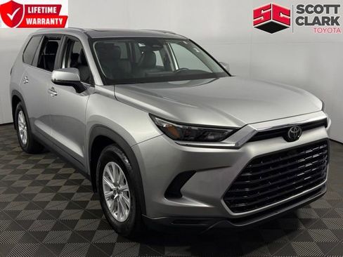 Used 2024 Toyota Grand Highlander XLE image 1