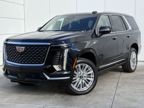 New 2026 Cadillac Escalade Luxury image 2