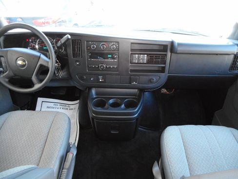 Used 2017 Chevrolet Express 3500 LT w/ LT Preferred Equipment Group RWD image 23