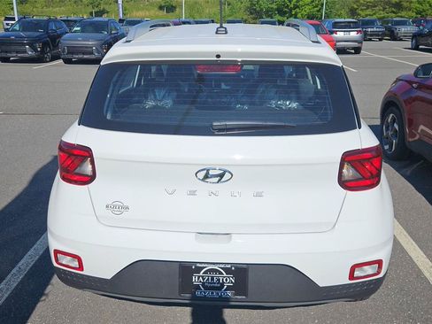 New 2026 Hyundai Venue SEL FWD image 6