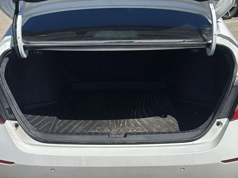 Used 2021 Honda Accord Touring image 25