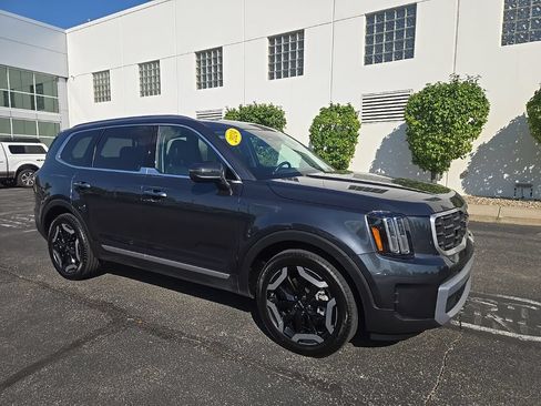 Used 2024 Kia Telluride S w/ S Sunroof Package AWD/4WD image 3