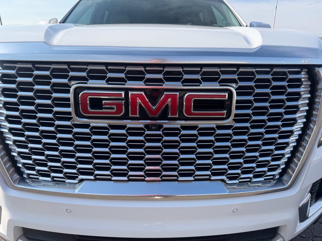 Used 2024 GMC Yukon Denali w/ Denali Reserve Package AWD/4WD image 7