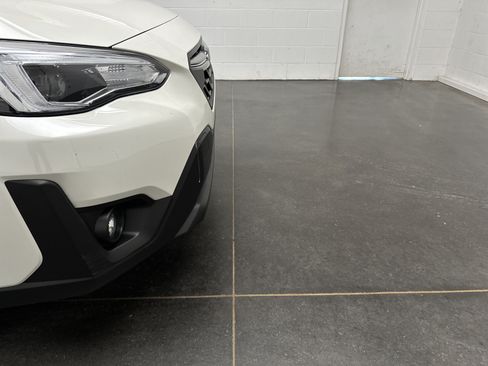 Used 2023 Subaru Crosstrek 2.5i Limited AWD/4WD image 2