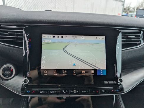 Used 2024 Jeep Wagoneer Series III w/ Flexible Seating Group image 3