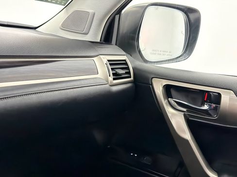 Used 2019 Lexus GX 460 AWD/4WD image 32