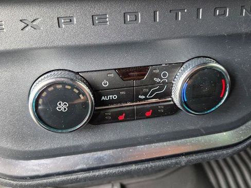 Used 2025 Ford Expedition Tremor AWD/4WD image 15