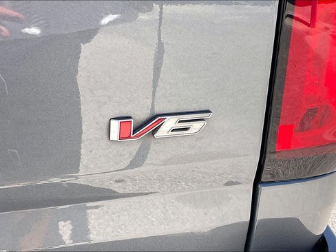 Used 2022 Chevrolet Colorado Z71 RWD image 10