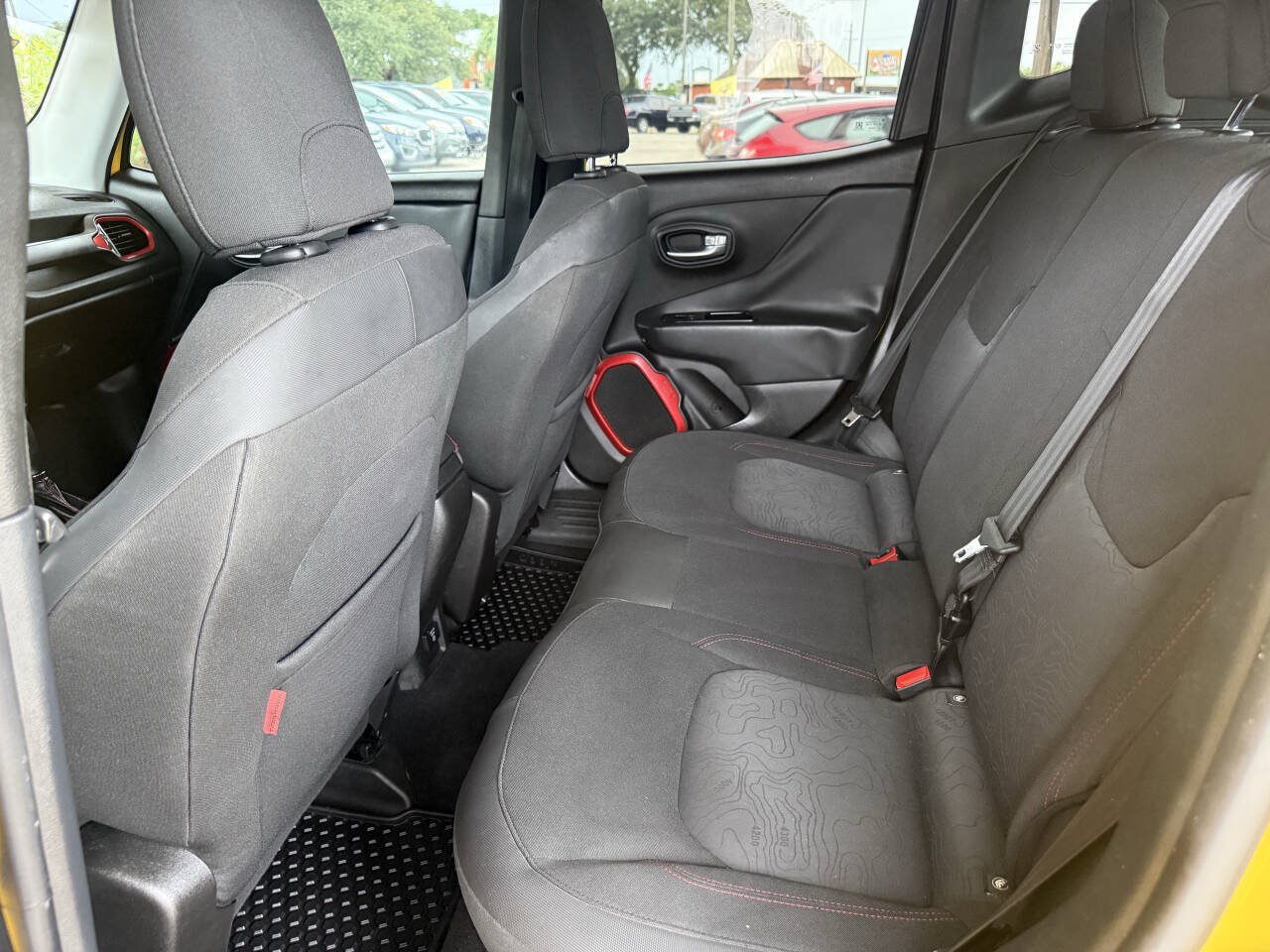 Used 2016 Jeep Renegade Trailhawk AWD/4WD image 7