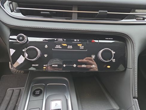 Used 2026 INFINITI QX60 Luxe w/ Cargo Package image 15