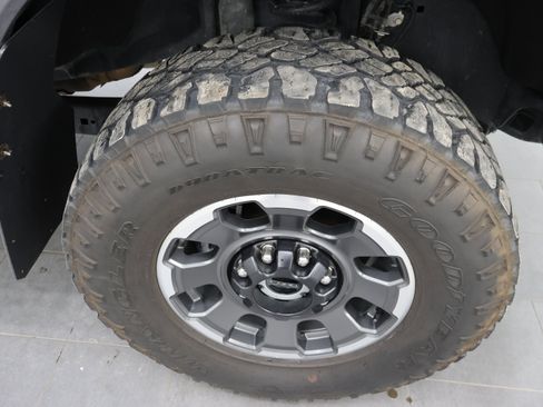 Used 2023 Ford F250 XLT w/ Black Appearance Package AWD/4WD image 3