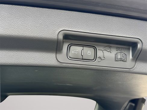 Used 2023 Ford Explorer XLT w/ Equipment Group 202A image 36