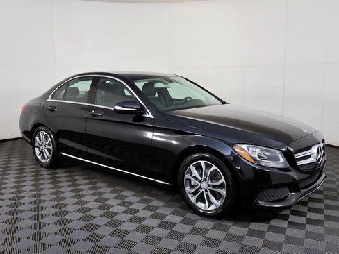 Used 2015 Mercedes-Benz C 300 Sport image 6