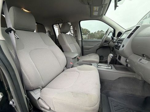 Used 2019 Nissan Frontier SV image 34