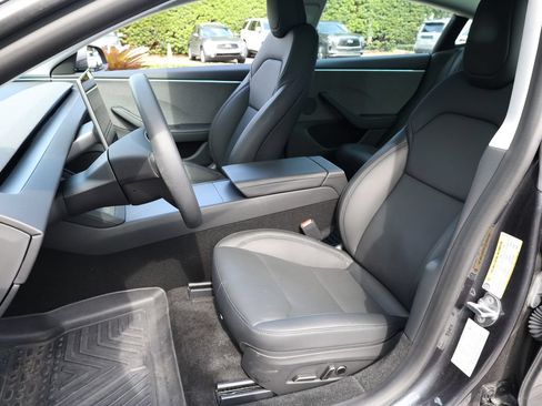 Used 2025 Tesla Model 3 Long Range RWD image 17