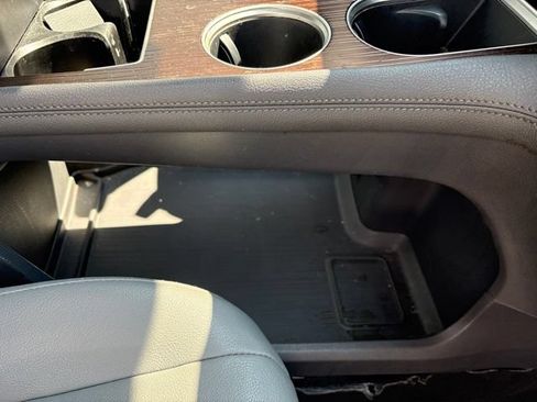 Used 2023 Toyota Sienna XLE FWD image 30