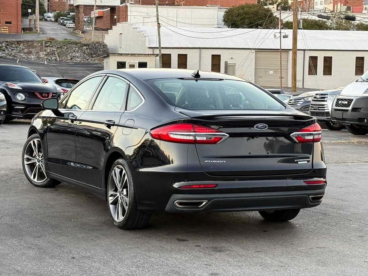 Used 2019 Ford Fusion Titanium FWD image 4