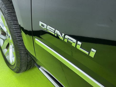 Used 2019 GMC Yukon XL Denali w/ Denali Ultimate Package image 14