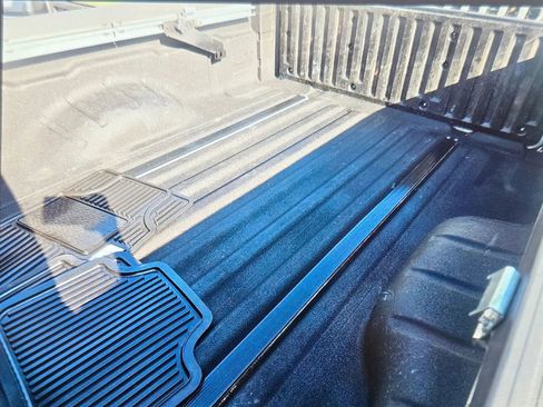 Used 2016 Nissan Frontier SV w/ SV Value Truck Package image 9