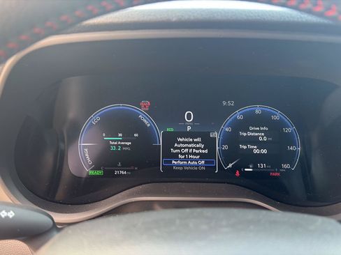 Used 2025 Toyota Sienna XSE AWD/4WD image 8