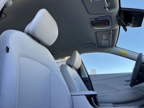 New 2026 Hyundai Kona SE image 18