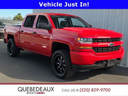 Used 2018 Chevrolet Silverado 1500 Custom image 1