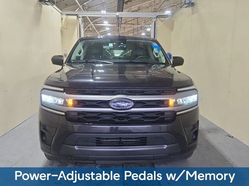 Used 2024 Ford Expedition Max XLT image 7