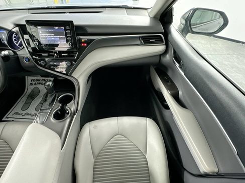Used 2023 Toyota Camry SE w/ Convenience Package FWD image 11