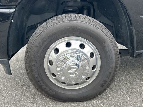 Used 2025 RAM 3500 Laramie AWD/4WD image 10