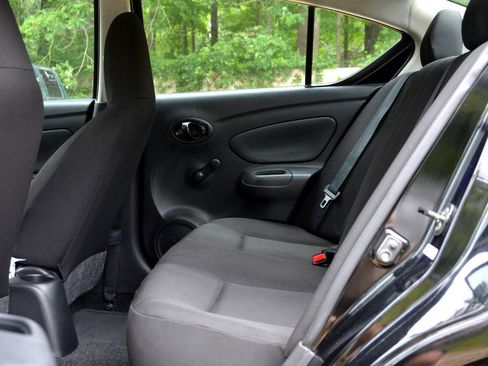 Used 2015 Nissan Versa S image 8