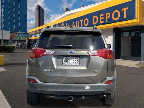 Used 2015 Toyota RAV4 XLE AWD/4WD image 4