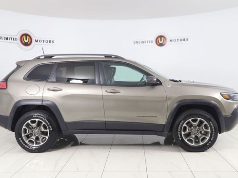 Used 2020 Jeep Cherokee Trailhawk w/ Cold Weather Group AWD/4WD image 2