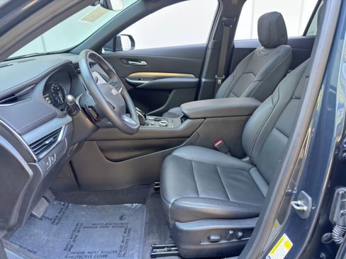 Used 2020 Cadillac XT4 Premium Luxury w/ Cold Weather Package image 16