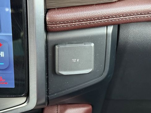 Used 2024 Ford Expedition Limited image 31