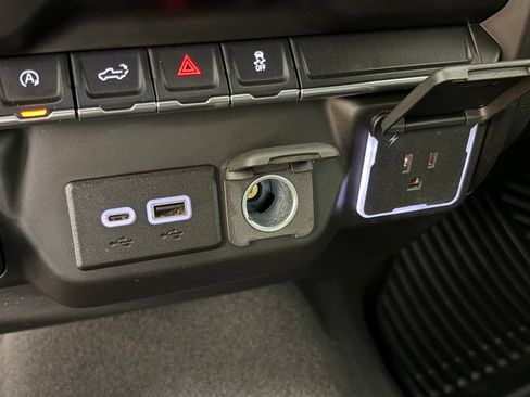 Used 2023 Chevrolet Silverado 1500 Custom w/ LPO, Dark Essentials Package AWD/4WD image 34