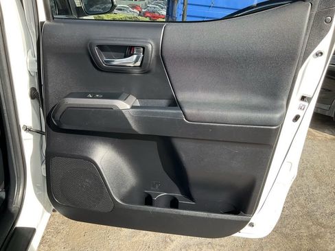 Used 2019 Toyota Tacoma TRD Off-Road w/ TRD Premium Off Road Package image 52