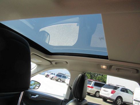 Used 2020 Ford Escape Titanium AWD/4WD image 17
