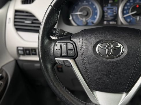 Used 2024 Honda Odyssey Sport image 15