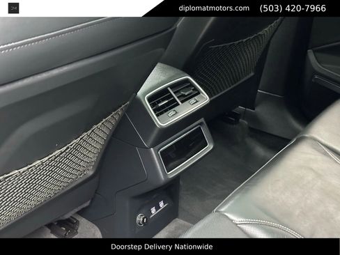 Used 2019 Audi e-tron Prestige w/ Prestige Package image 23