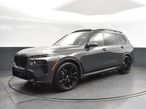 Used 2026 BMW X7 xDrive40i w/ Executive Package AWD/4WD image 3
