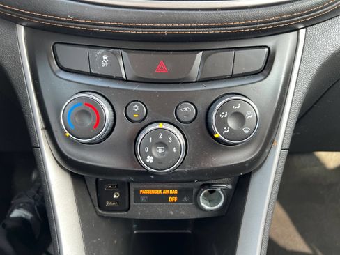 Used 2019 Chevrolet Trax LT FWD image 17