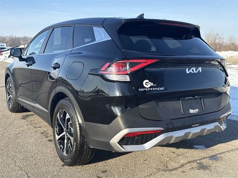 Used 2023 Kia Sportage EX image 6