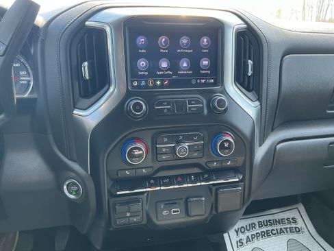 Used 2020 Chevrolet Silverado 1500 LT w/ All-Star Edition AWD/4WD image 9