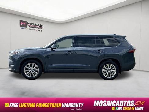Used 2025 Toyota Grand Highlander AWD image 4