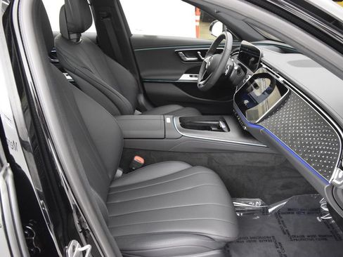 Used 2026 Mercedes-Benz E 350 4MATIC Sedan w/ Driver Assistance Package image 16