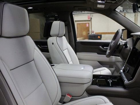 New 2026 GMC Yukon XL Denali w/ Denali Reserve Package AWD/4WD image 12