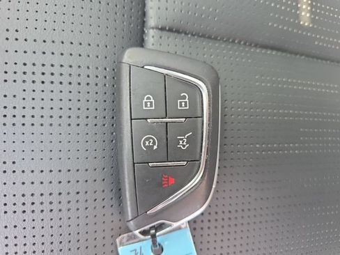 Certified 2024 Cadillac Lyriq Luxury AWD/4WD image 37