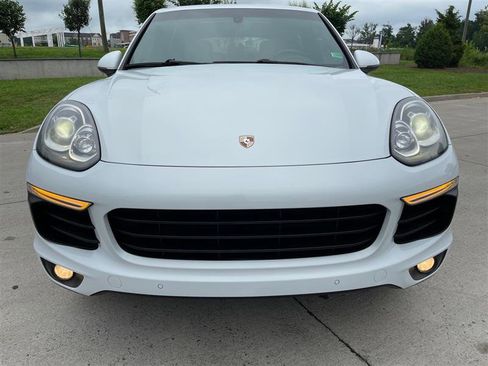 Used 2015 Porsche Cayenne S image 52
