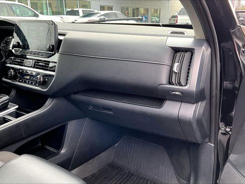 Used 2023 Nissan Pathfinder SL image 17